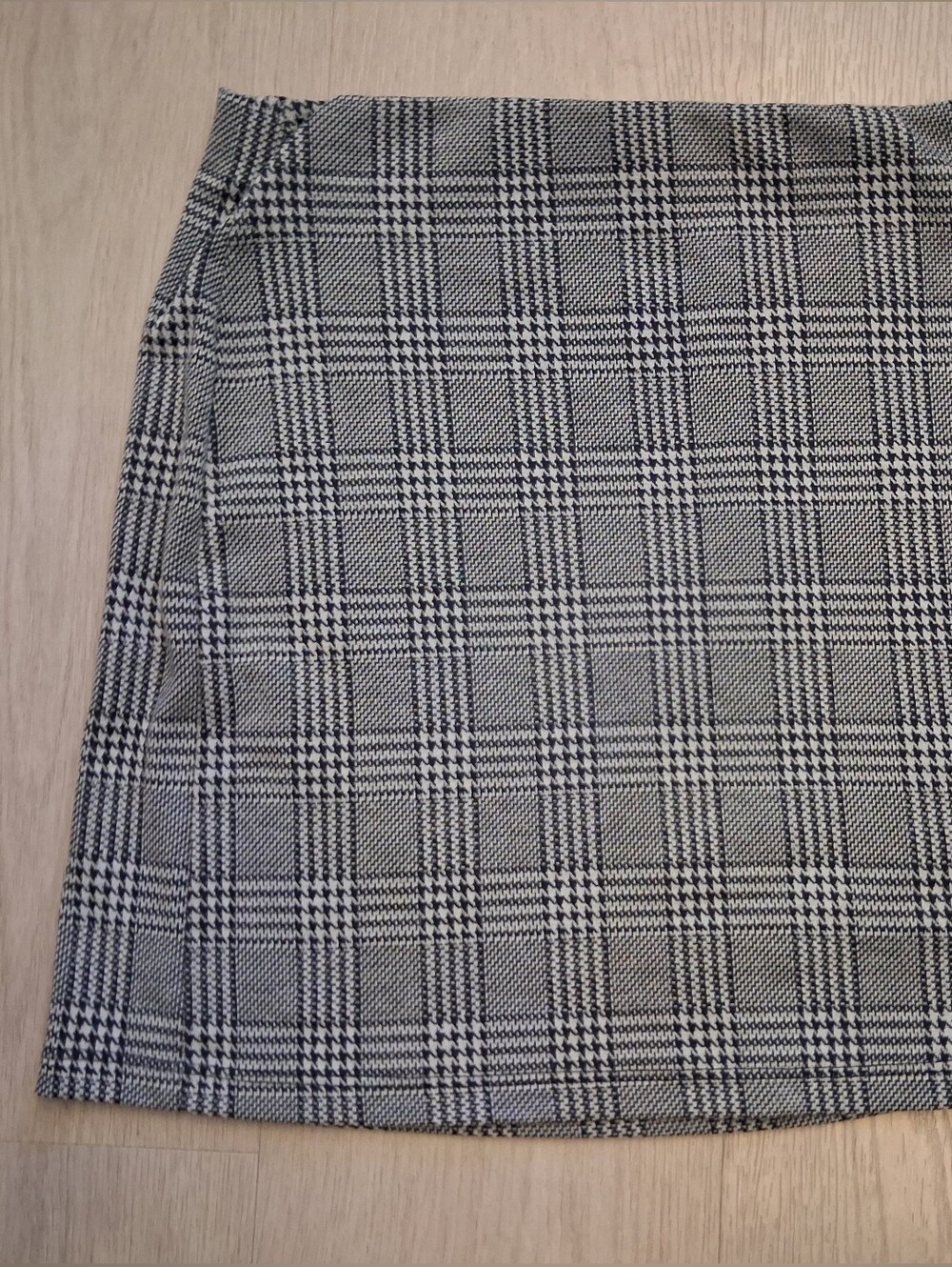 Plaid Pencil Skirt in Black and White